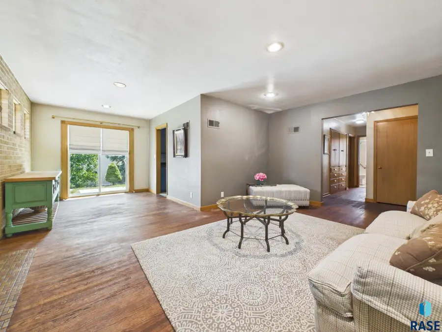 1804 S Lyndale Ave, Sioux Falls, SD 57105 - #3