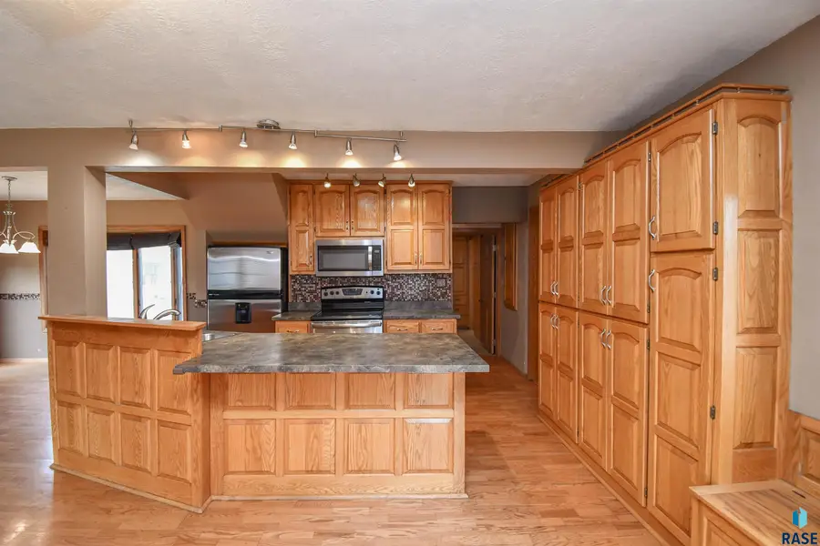 335 Vernon Dr, Harrisburg, SD 57032 - #2