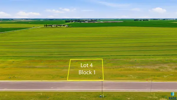 1411 Castle St, Larchwood, IA 51241