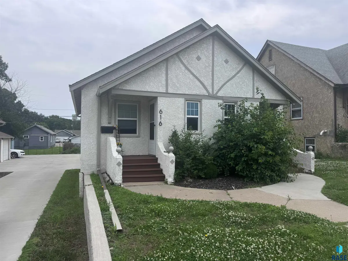 616 616.5&618 S Western Ave S, Sioux Falls, SD 57104 - #1