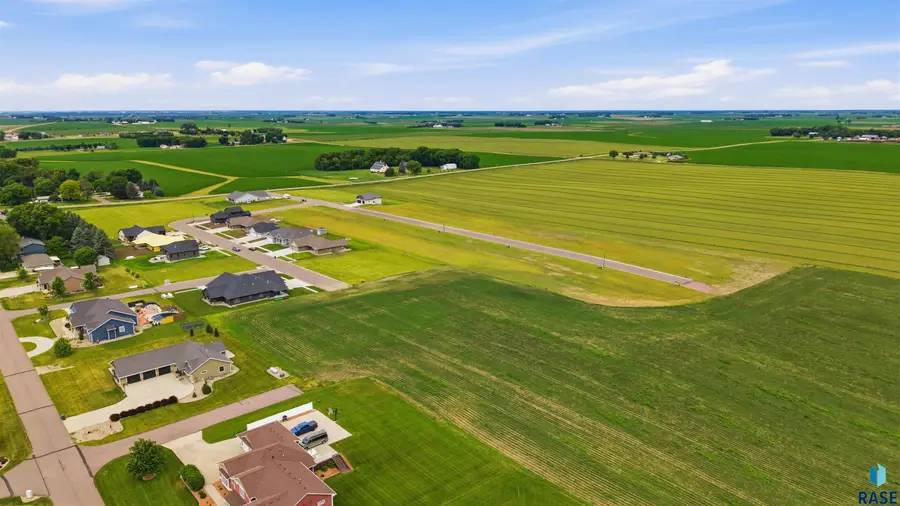 1503 Castle St, Larchwood, IA 51241 - #2