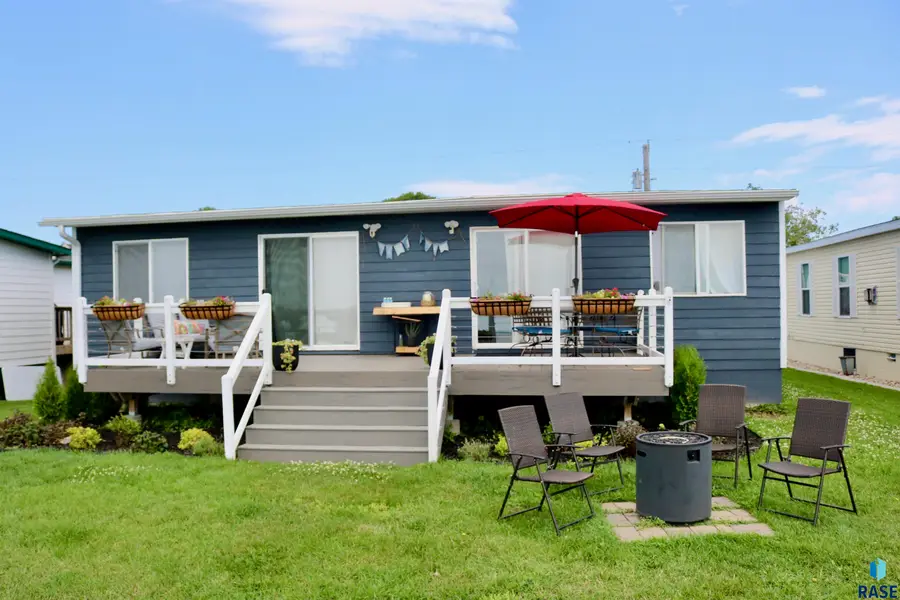 182 N Lake Dr, Castlewood, SD 57223 - #3