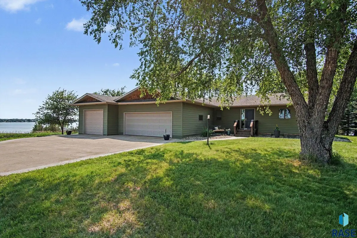 6767 Wicklow Hills Ln, Wentworth, SD 57075 - #1