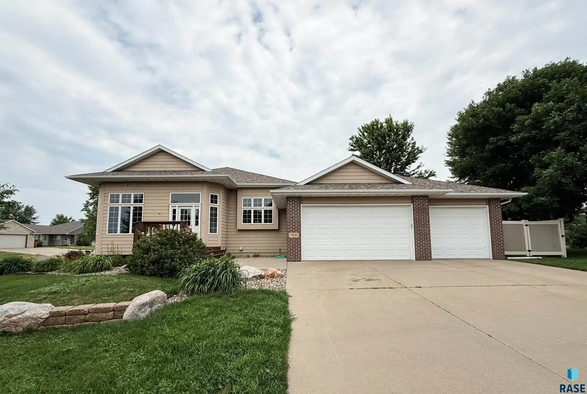 7808 W Leah St, Sioux Falls, SD 57106 - #1