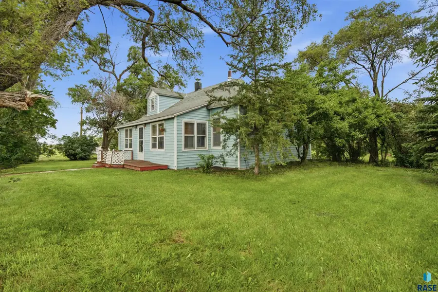 39390 227th St, Woonsocket, SD 57385 - #2