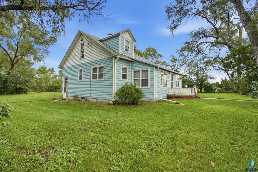 39390 227th St, Woonsocket, SD 57385 - #3