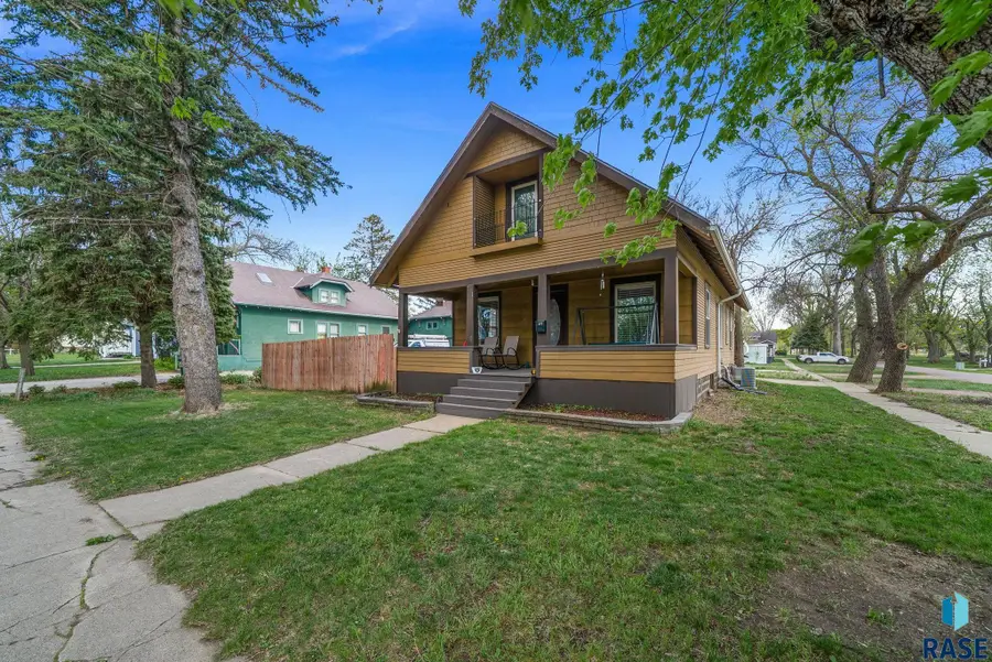 511 W Main St, Beresford, SD 57004 - #3