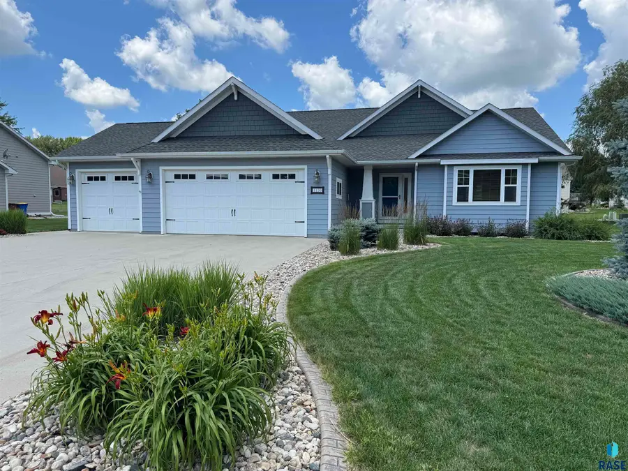 1130 Indian Hills Rd, Brookings, SD 57006 - #2
