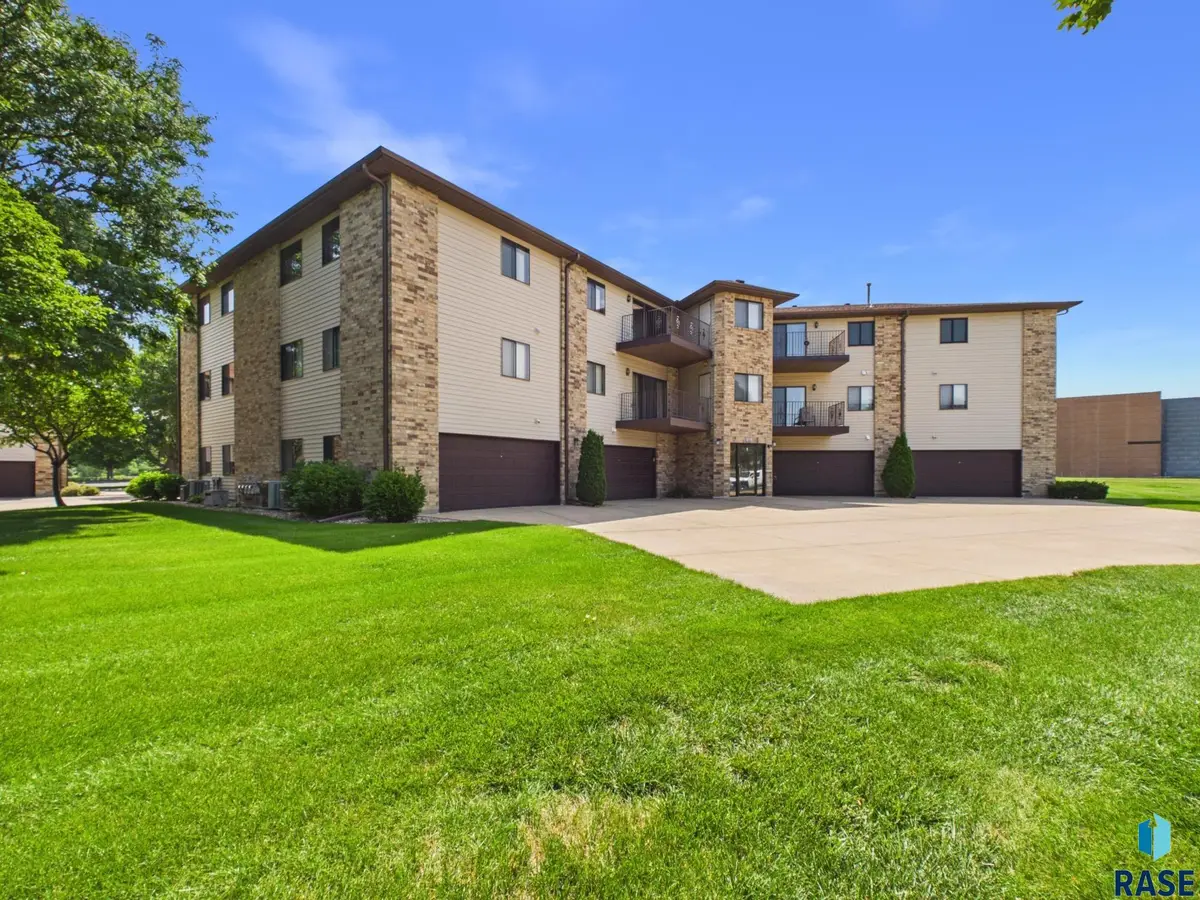 4605 W Custer Ln #306, Sioux Falls, SD 57106 - #1
