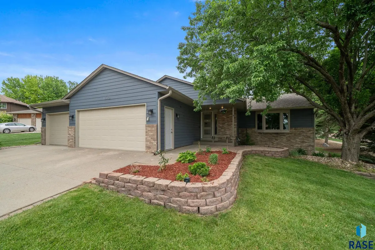 1000 N Richmond Cir, Sioux Falls, SD 57103 - #1
