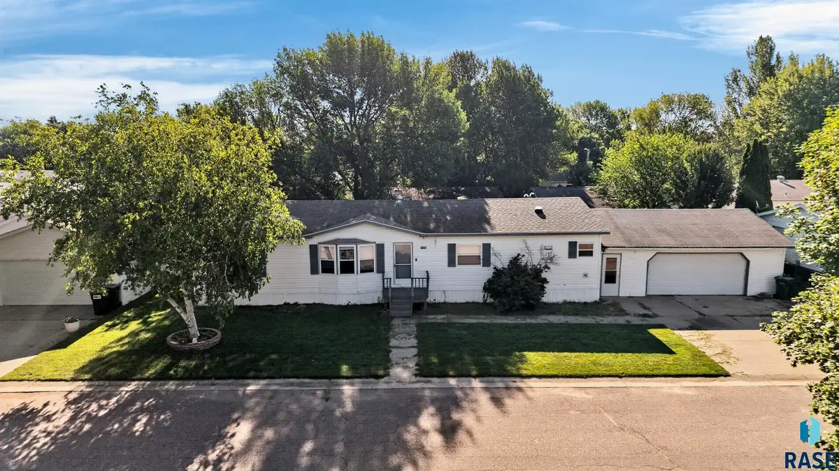 702 N Mallard Pl, Sioux Falls, SD 57107 - #1