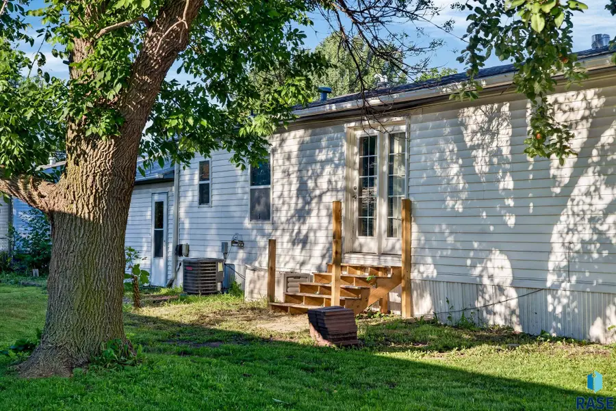 702 N Mallard Pl, Sioux Falls, SD 57107 - #3