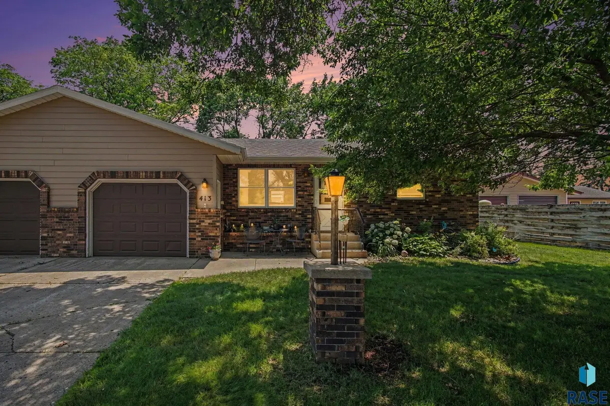 413 SE 8th St #4, Madison, SD 57042 - #1