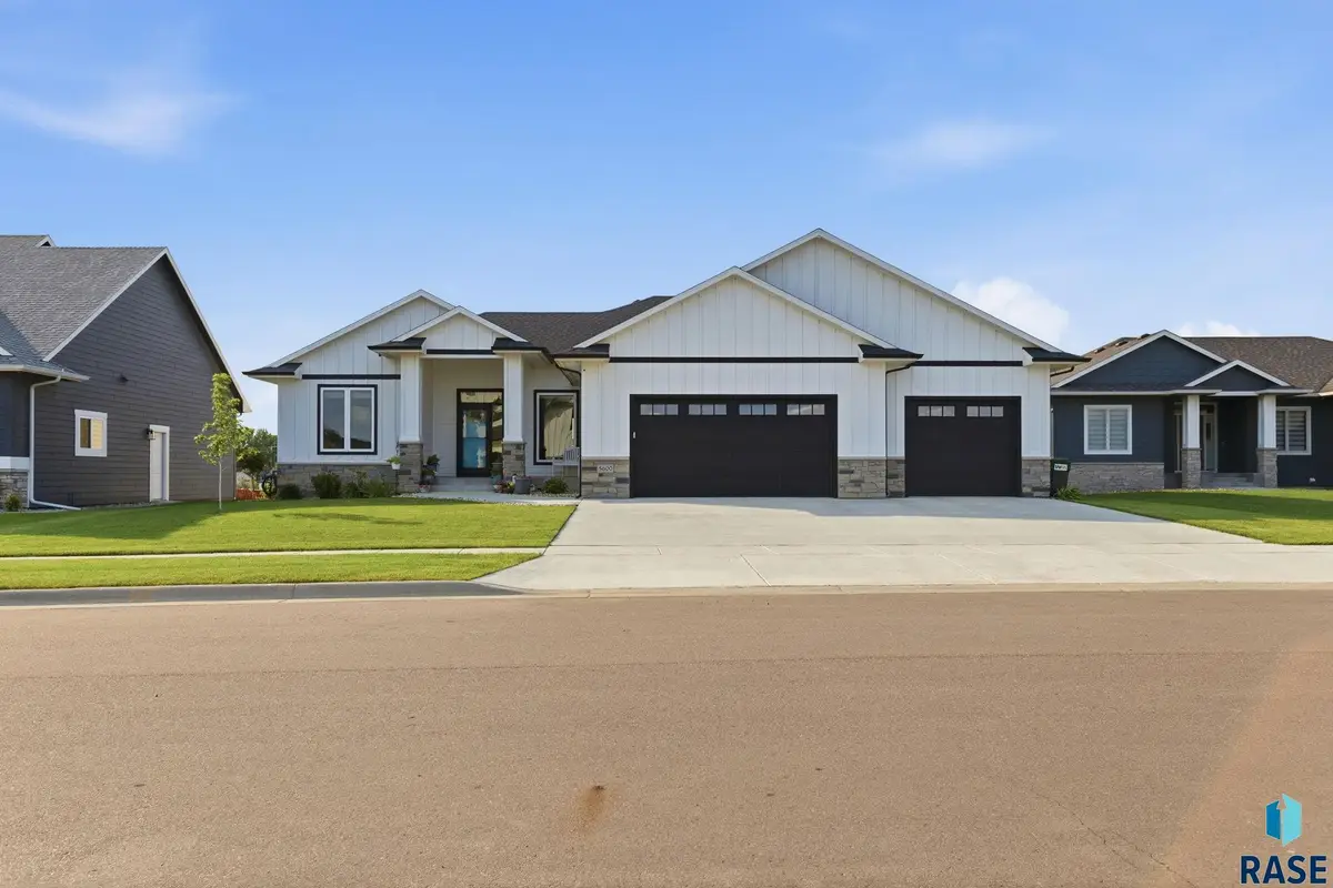 5600 E Daybreak Cir, Sioux Falls, SD 57110 - #1