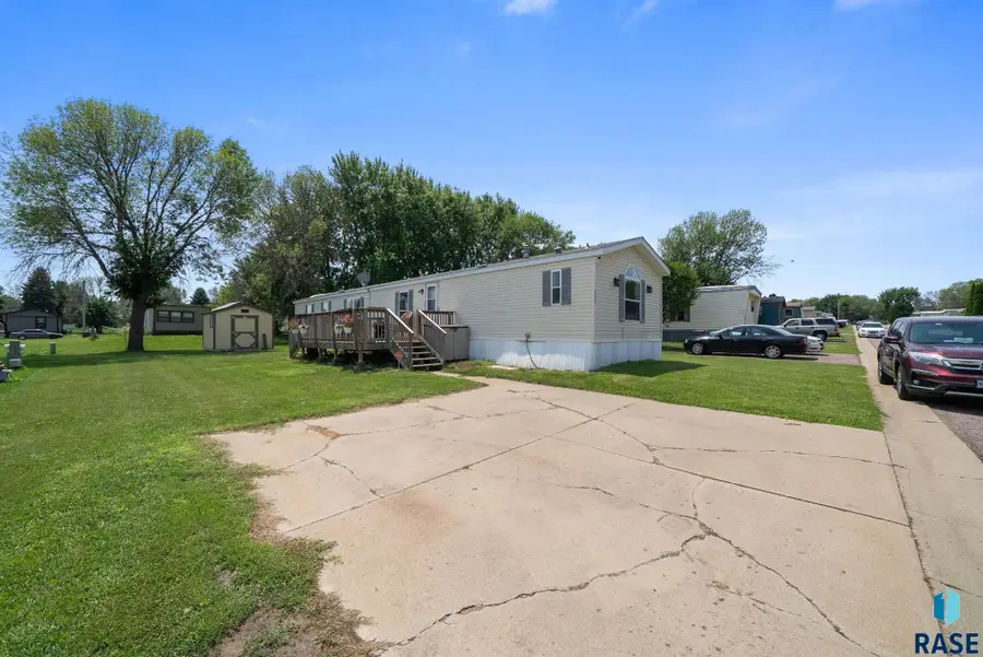 5703 W Owl Pl, Sioux Falls, SD 57107 - #3
