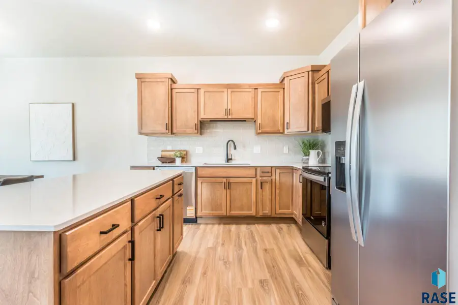 9207 W 43rd St, Sioux Falls, SD 57106 - #2