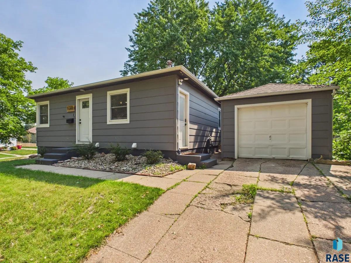1000 Tabbert Cir, Sioux Falls, SD 57103 - #1