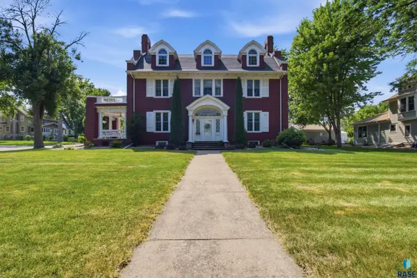 511 S Carroll St, Rock Rapids, IA 51246