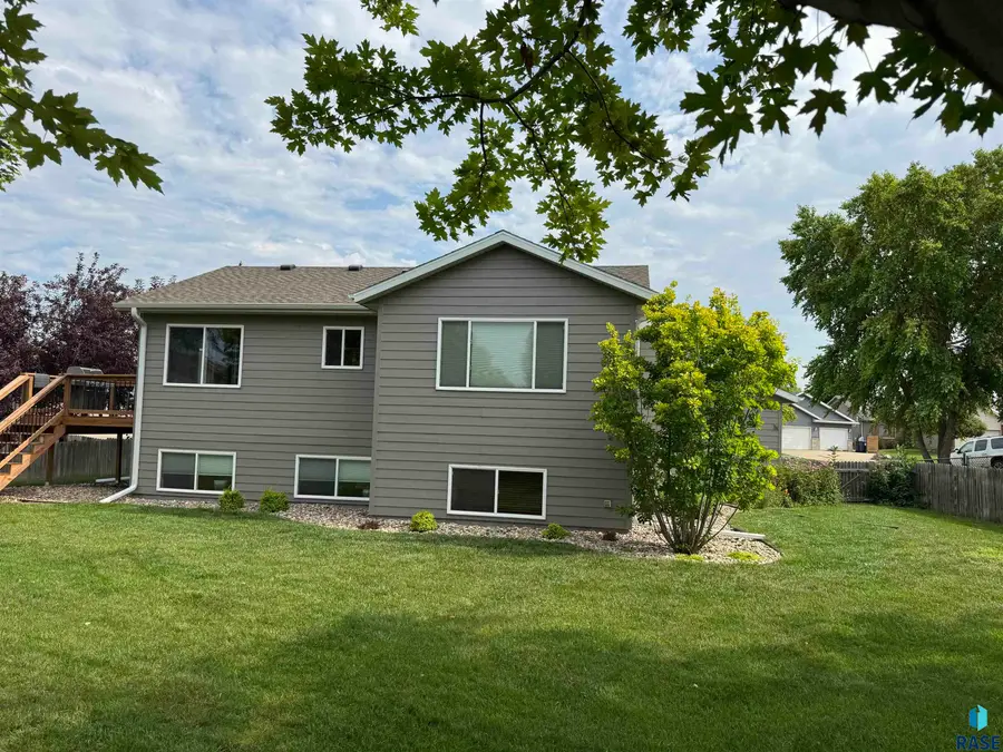 5813 W Teem St, Sioux Falls, SD 57107 - #2