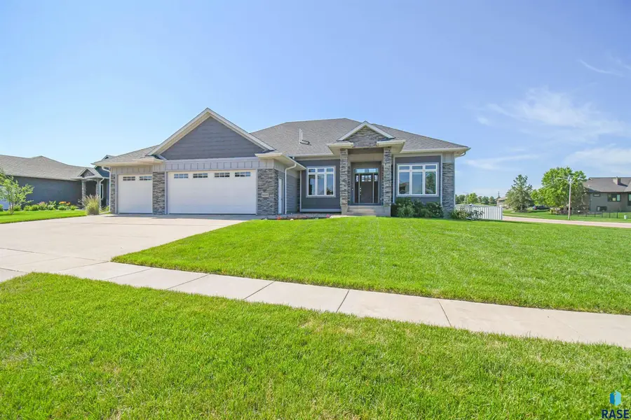 9209 W Dragonfly Dr, Sioux Falls, SD 57107 - #2