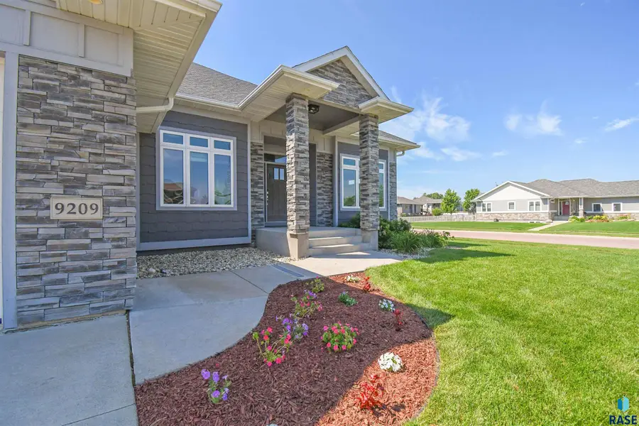 9209 W Dragonfly Dr, Sioux Falls, SD 57107 - #3