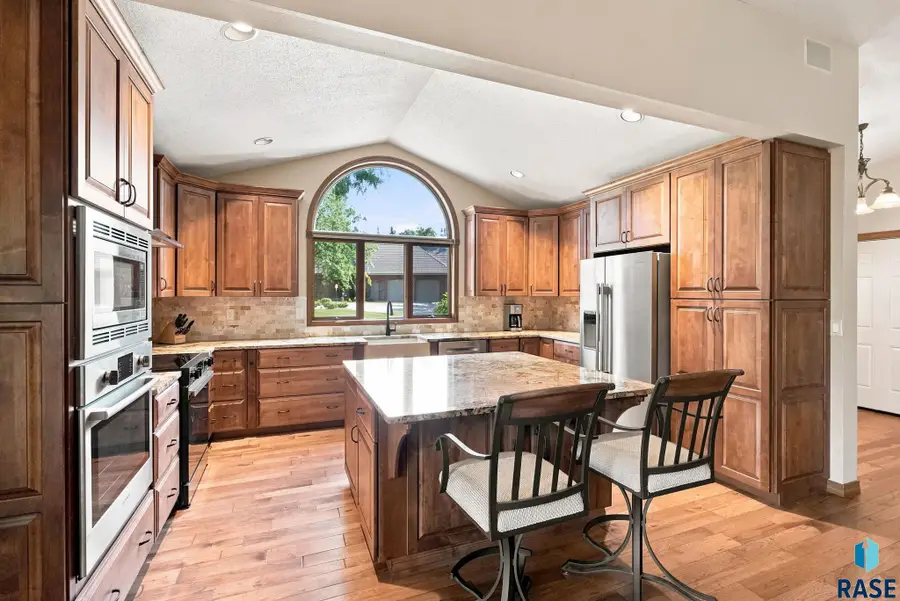 5109 S Sweetbriar Dr, Sioux Falls, SD 57108 - #3