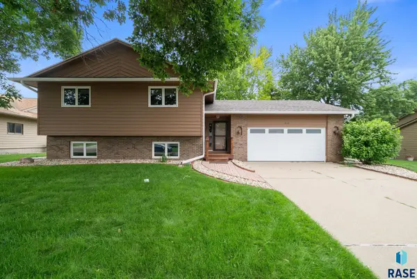 1613 S Larkspur Trl, Sioux Falls, SD 57106