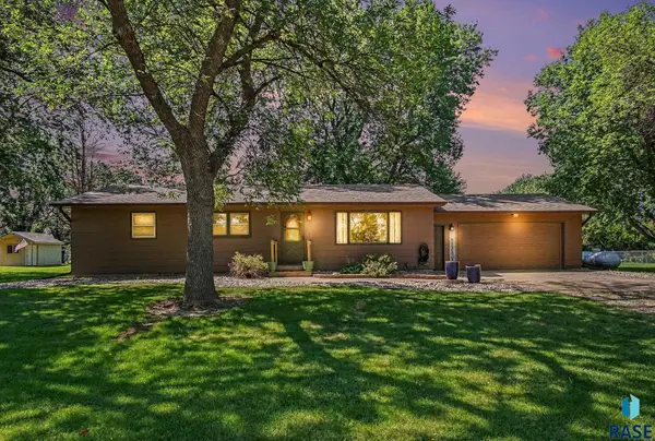 7713 E 38th St, Sioux Falls, SD 57110