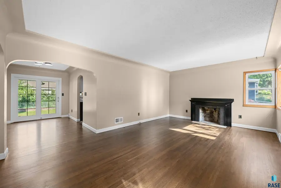 2312 S Phillips Ave, Sioux Falls, SD 57105 - #3