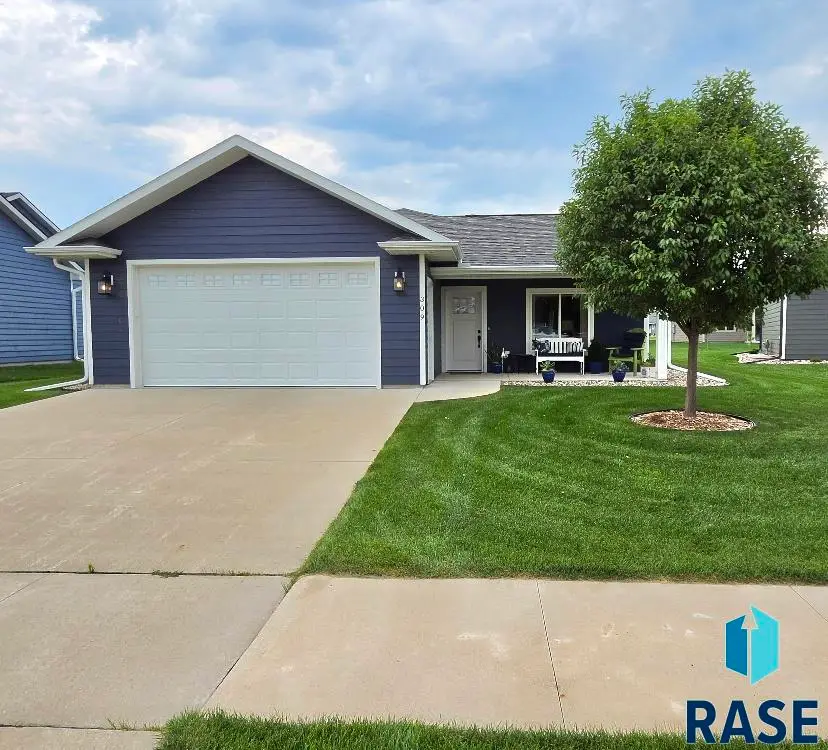 309 Joplin St, Vermillion, SD 57069 - #1