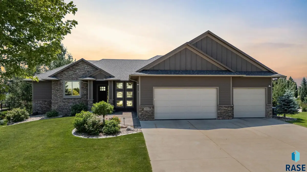 7309 E Donnelly Dr, Sioux Falls, SD 57110 - #1