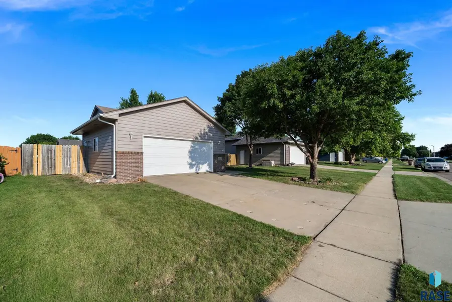 5116 S Sarmar Ave, Sioux Falls, SD 57106 - #3