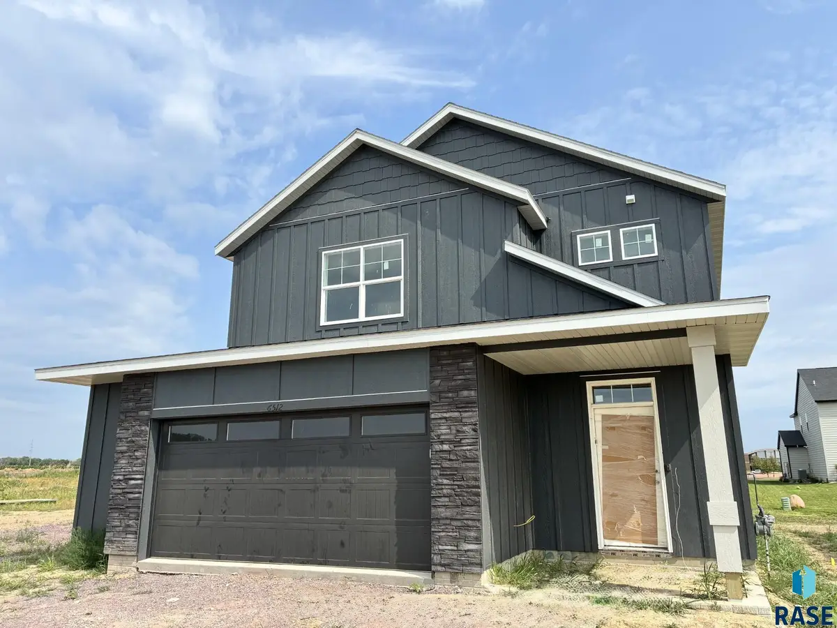 6512 W Goldberg Dr, Sioux Falls, SD 57107 - #1