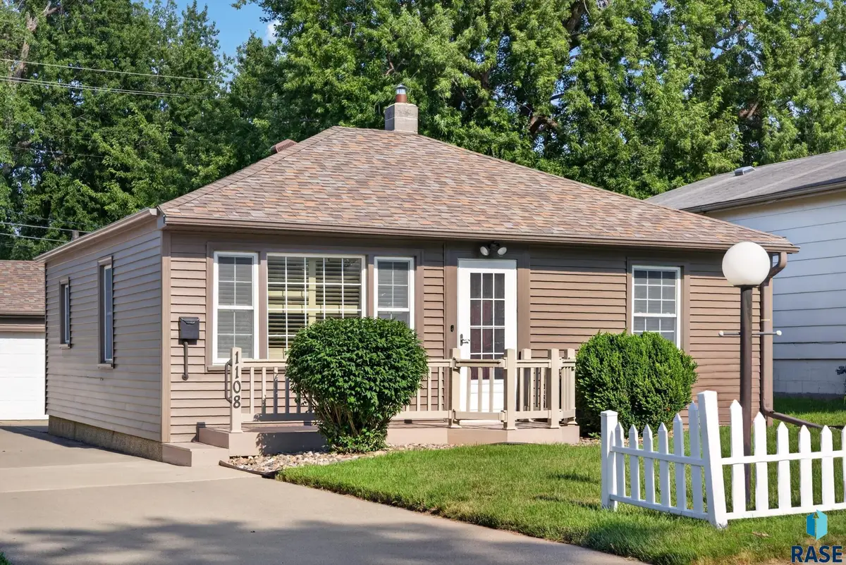 1108 S Van Eps Ave, Sioux Falls, SD 57105 - #1