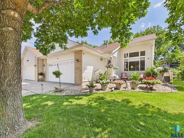 1705 E 63rd St, Sioux Falls, SD 57108