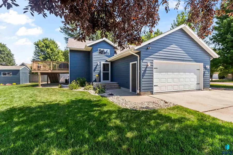 112 W River Oak Ct, Brandon, SD 57005 - #2