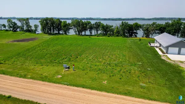 12 Jayvee Ln, Garvin, MN 56132
