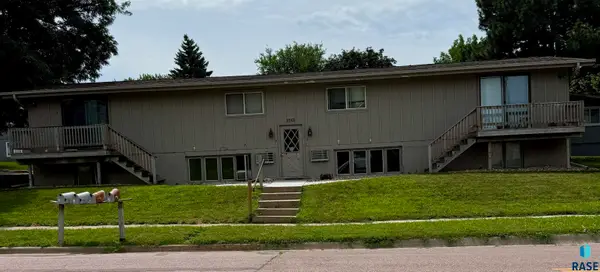 2601 E Pioneer Trl, Sioux Falls, SD 57103