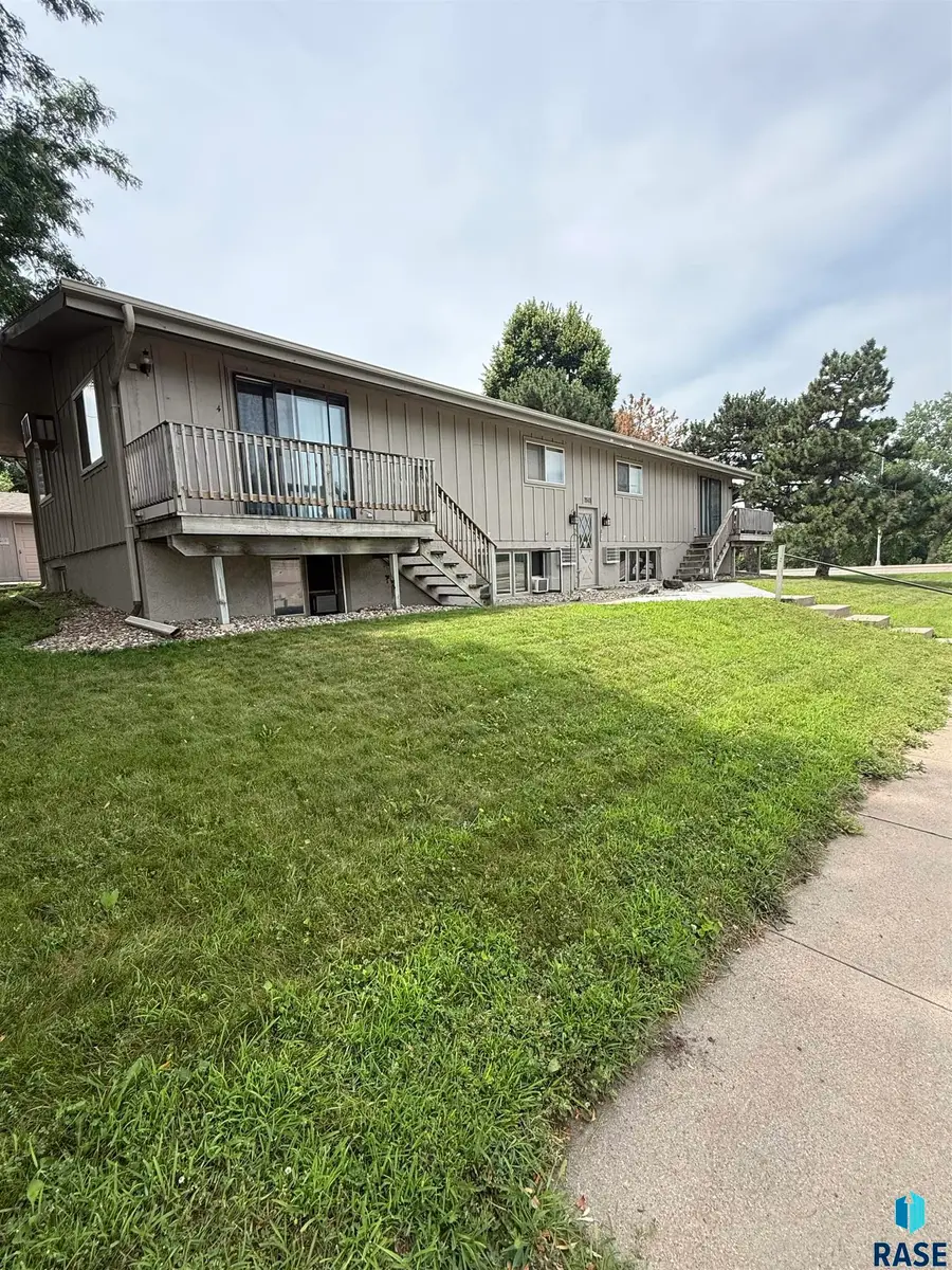 2601 E Pioneer Trl, Sioux Falls, SD 57103 - #2