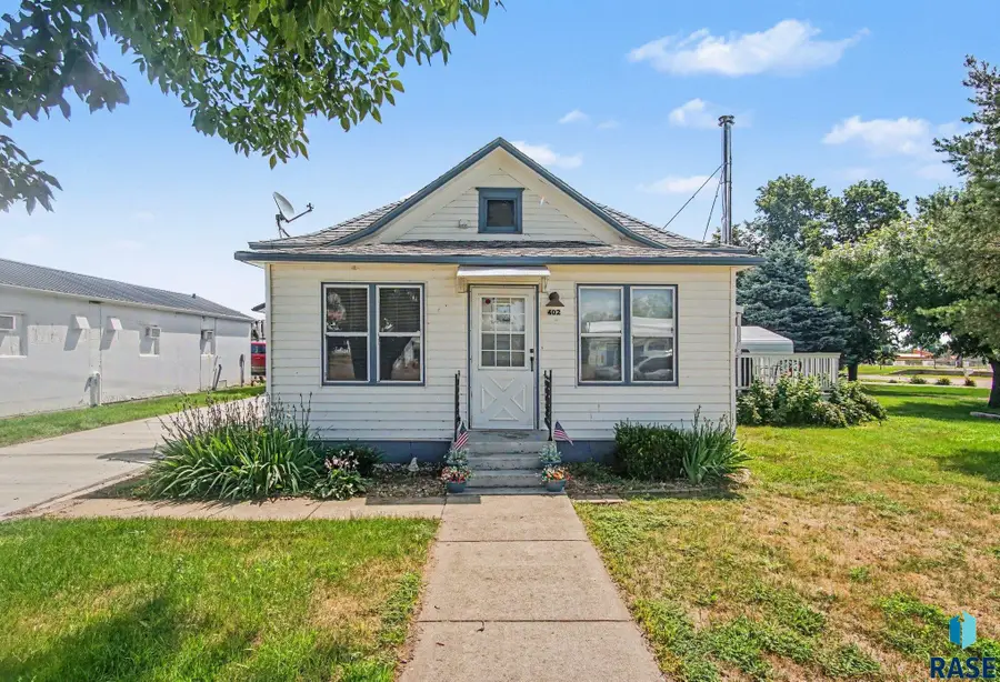 402 S Maple St, Howard, SD 57349 - #2