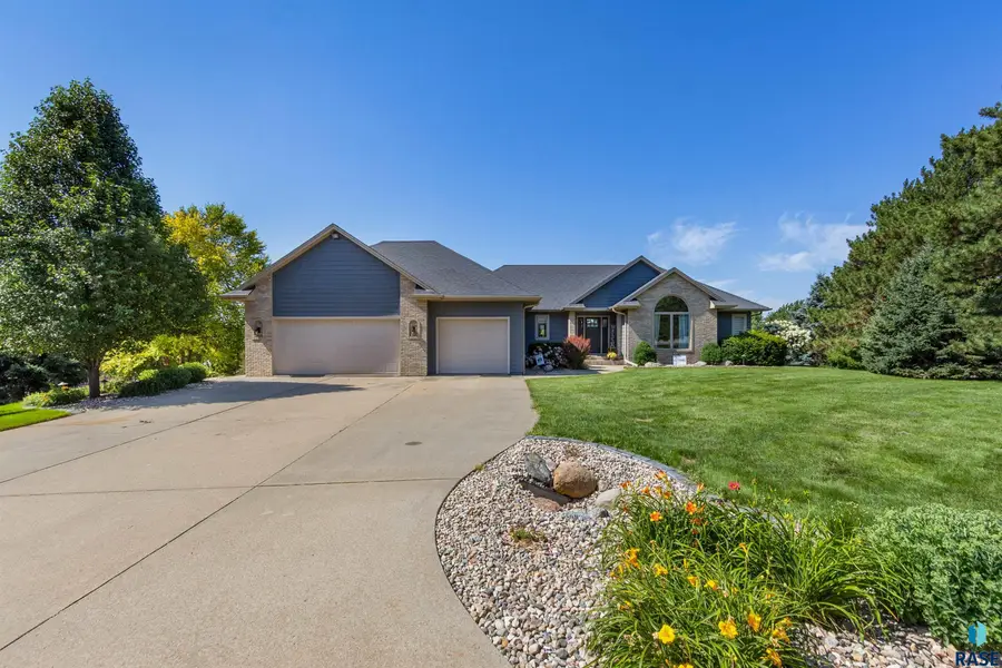 7005 E Mystic Dr, Sioux Falls, SD 57110 - #2