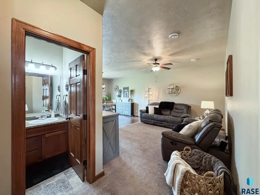 4409 W Townsley Pl, Sioux Falls, SD 57108 - #3