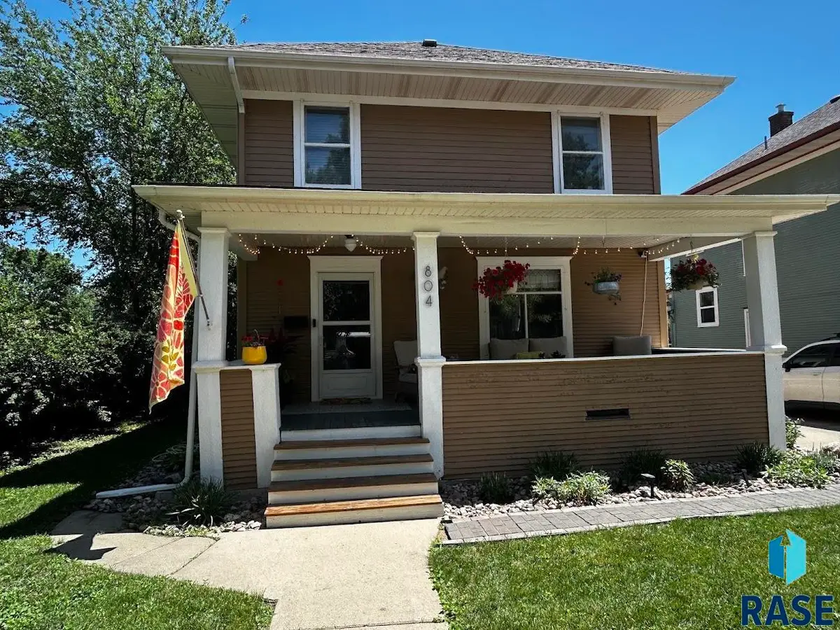 804 S Dakota Ave, Sioux Falls, SD 57104 - #1