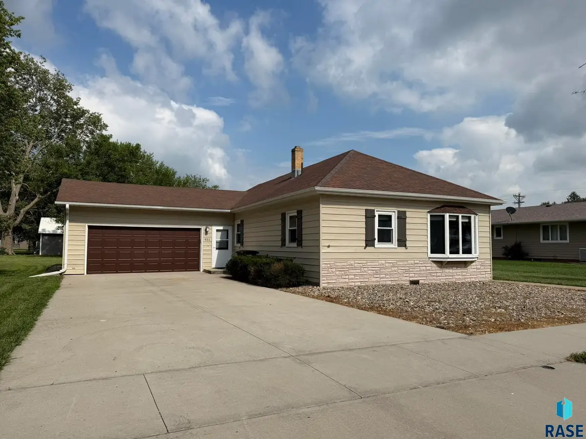 931 Curry St, Scotland, SD 57059 - #1