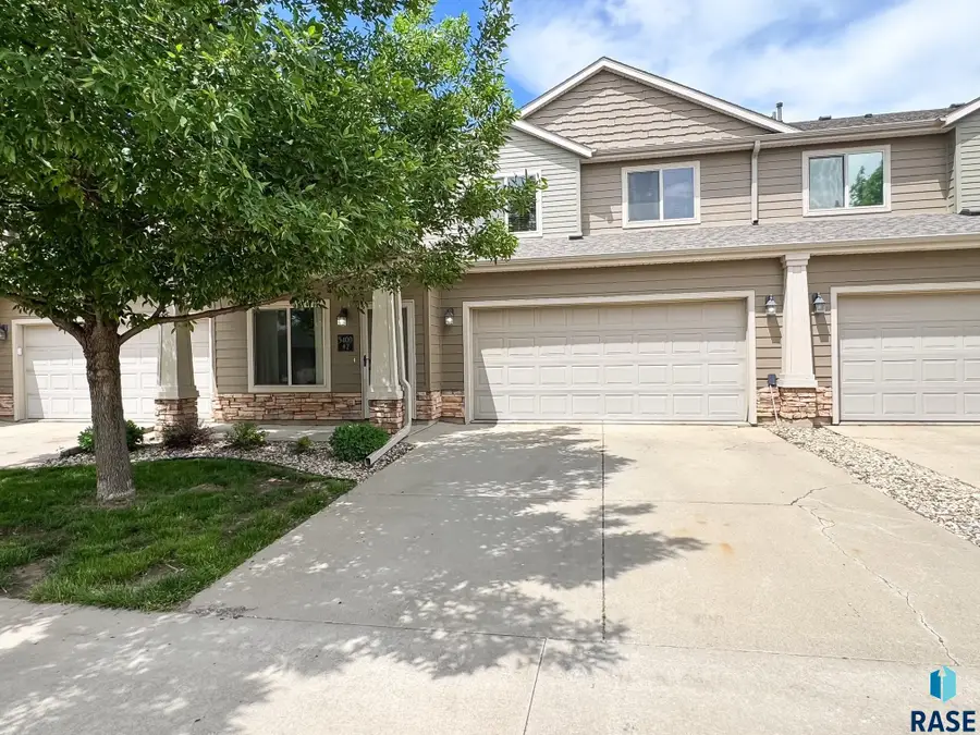 5400 S Cobblestone Pl #2, Sioux Falls, SD 57108 - #3