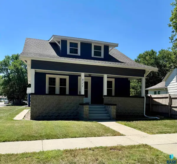 821 E 2nd Ave, Mitchell, SD 57301