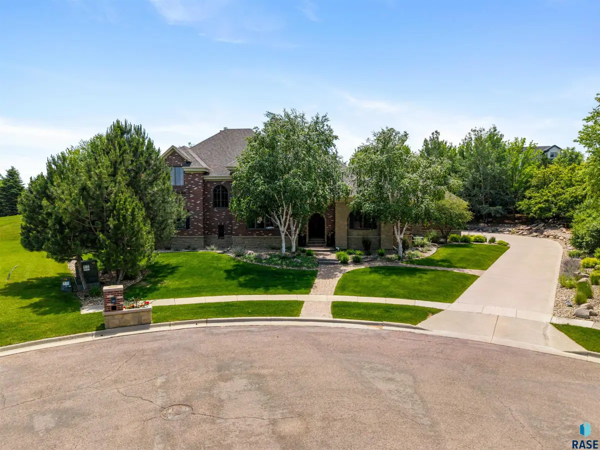 2601 W Latigo Cir, Sioux Falls, SD 57108 - #1