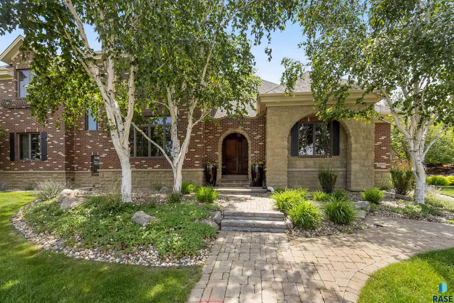 2601 W Latigo Cir, Sioux Falls, SD 57108 - #2
