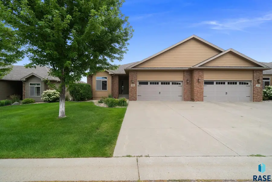 7550 S Grand Arbor Pl, Sioux Falls, SD 57108 - #2