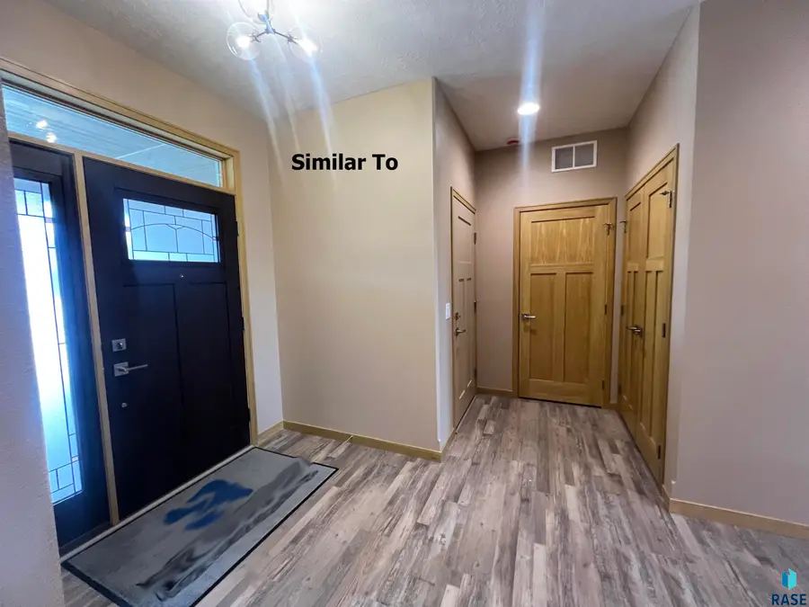5921 S Huntwood Ave, Sioux Falls, SD 57108 - #2